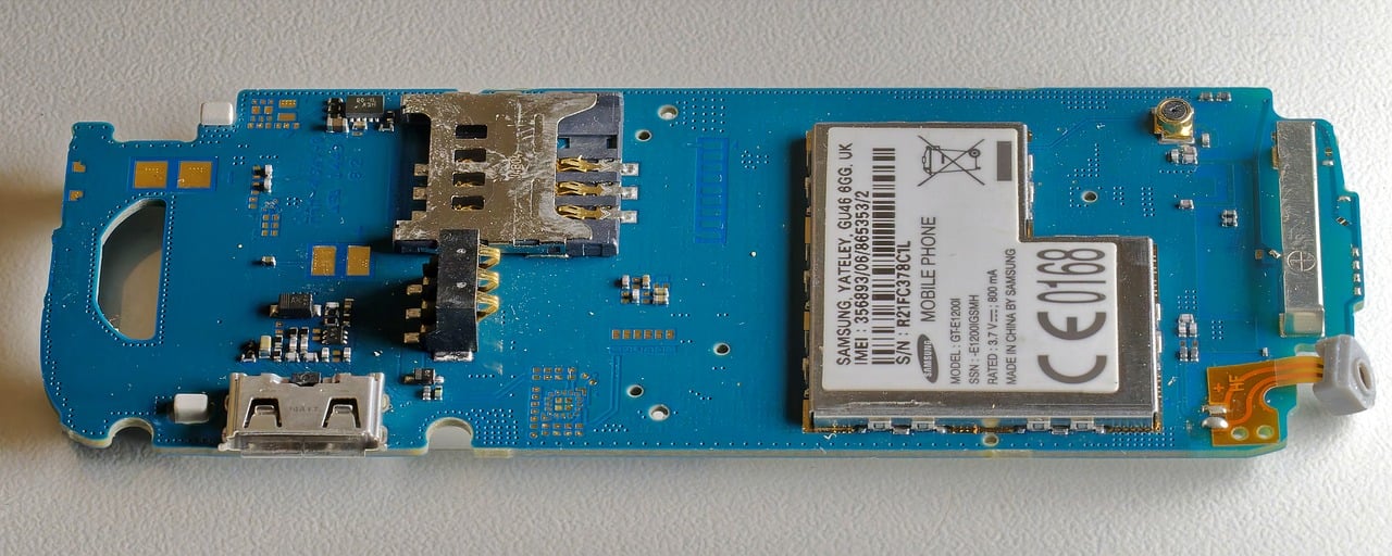 Réparation smartphone et tablette sous microscope                           à Pamiers et Varilhes, Ariège (09)